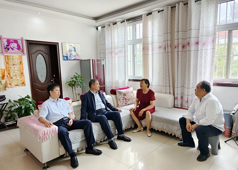 PA尊龙凯时集团开展走访慰问