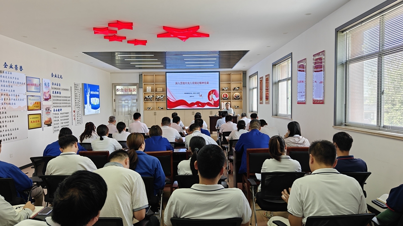 崔志刚到乳业公司讲专题党课